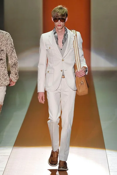Look 34